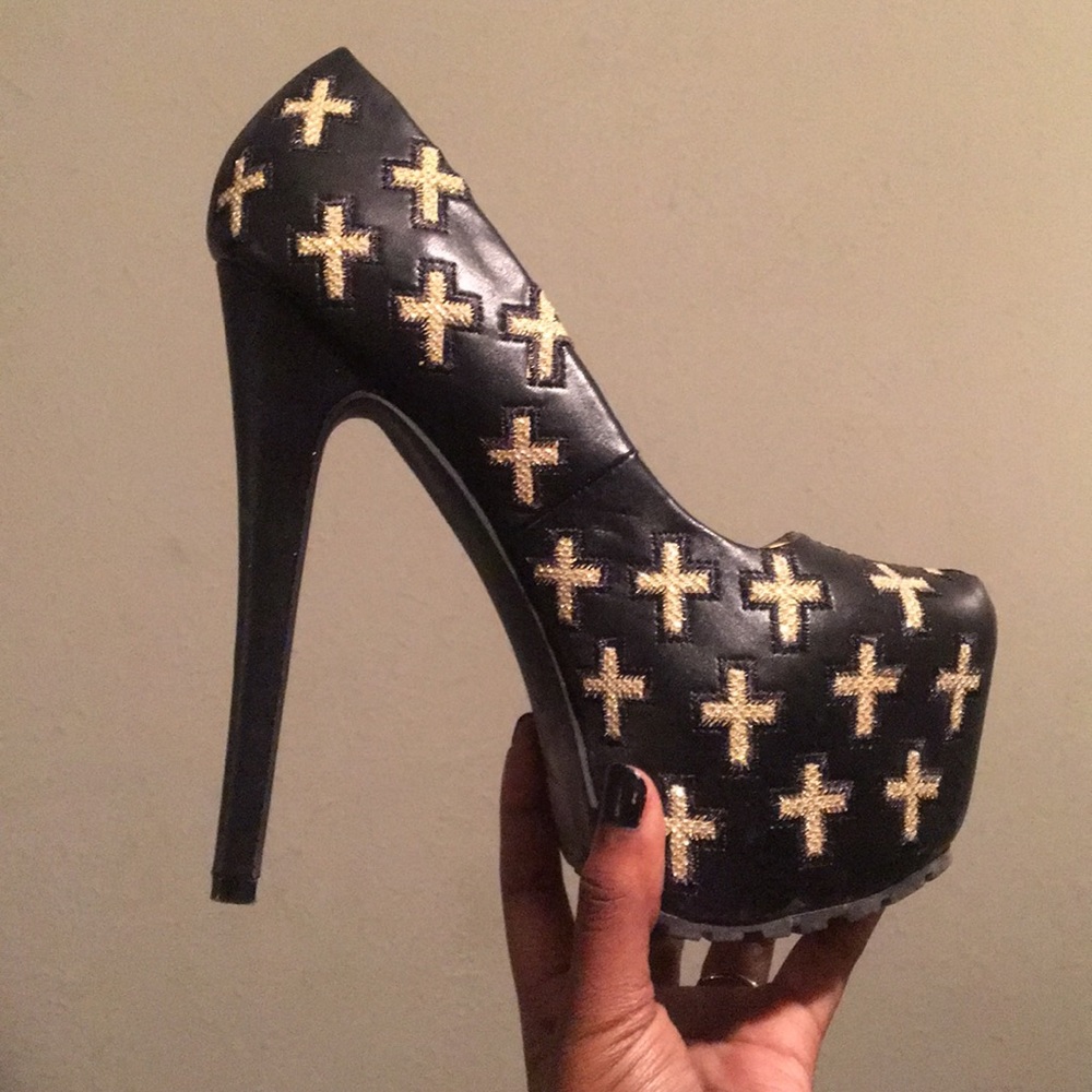 Heels - Picture 4 of 4